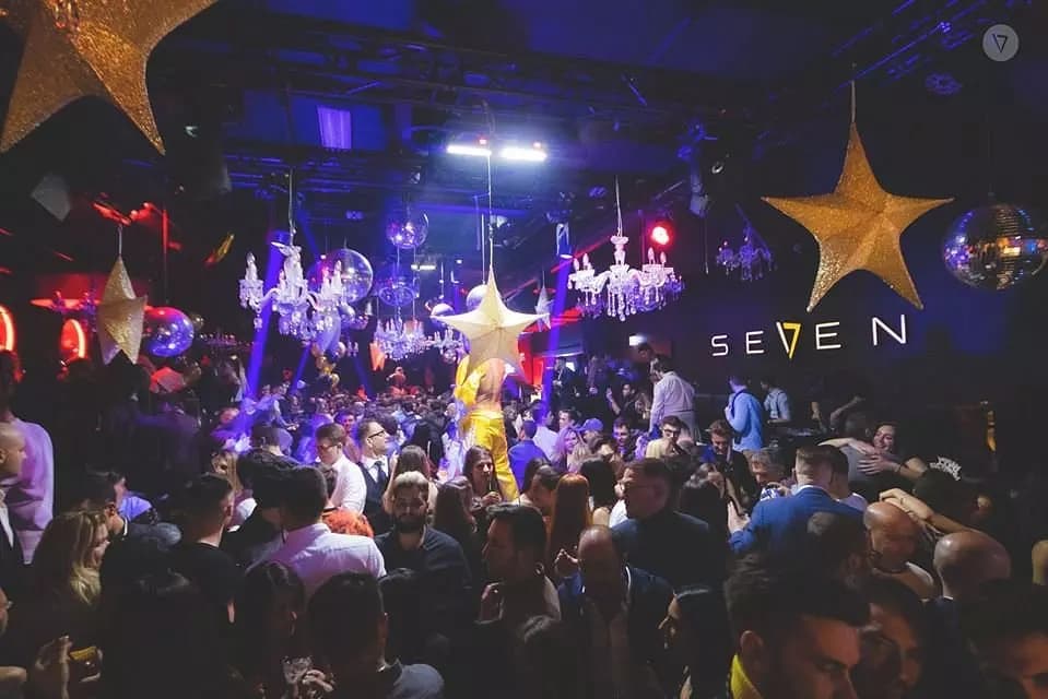 Seven disco club